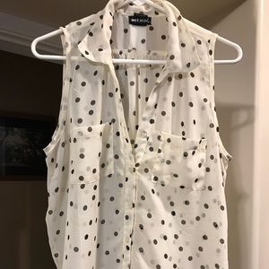 Sleeveless polka dot